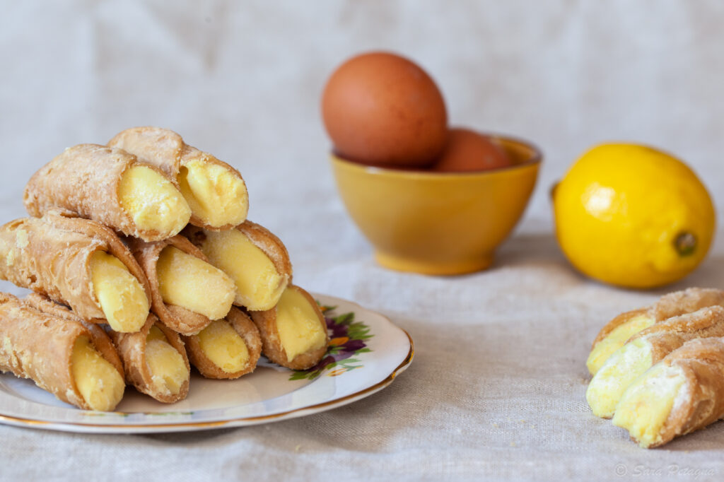 cannoli with lemon cream