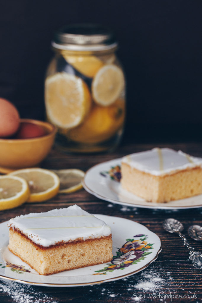 A tasty Lemon Sponge cake - Web and Pictures
